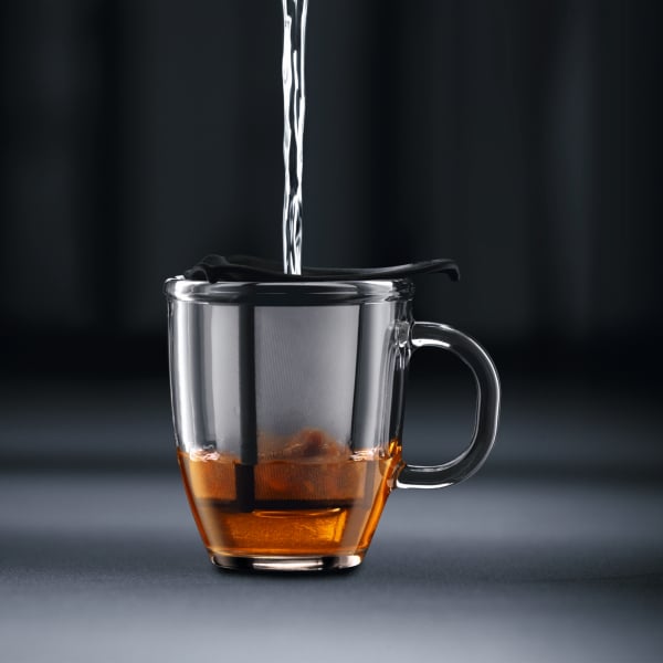 BODUM YO-YO SET MUG AND TEA STRAINER, 0.35 L, 12 OZ - BLACK
